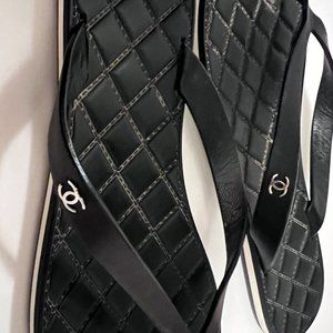 CHANEL Quilted Black Leather Calfskin Thong Sandal Size 39.5